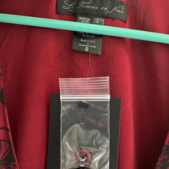 La Femme En Noir Georgette Wrap Top in Gorgon Print Size Small BNWT - Picture 2 of 4